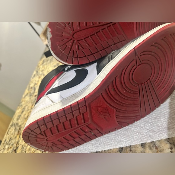 Nike Air Jordan 1 High Retro FlyEase, Black Toe / Gym Red, Men’s 10, Pre-Loved - Picture 10 of 10